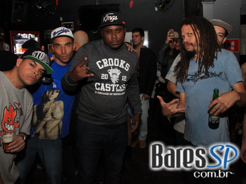 DJ Nuts tocou na noite de quarta-feira no Nola Bar DJ Nuts tocou na noite de quarta-feira no Nola Bar