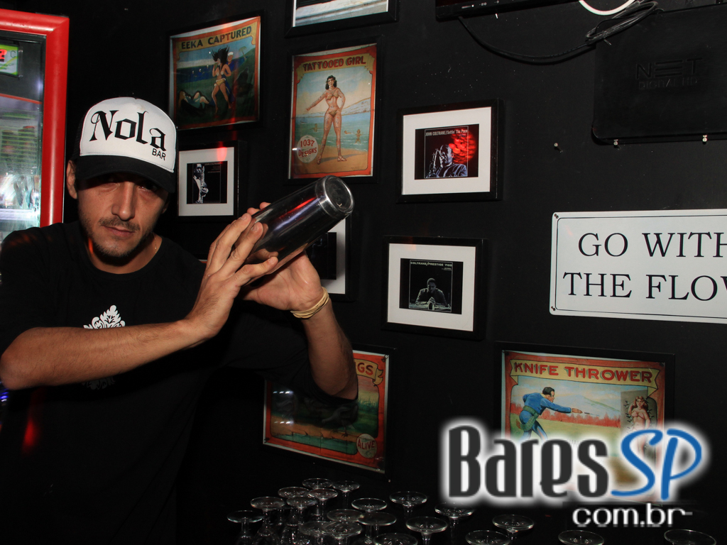 DJ Nuts tocou na noite de quarta-feira no Nola Bar DJ Nuts tocou na noite de quarta-feira no Nola Bar