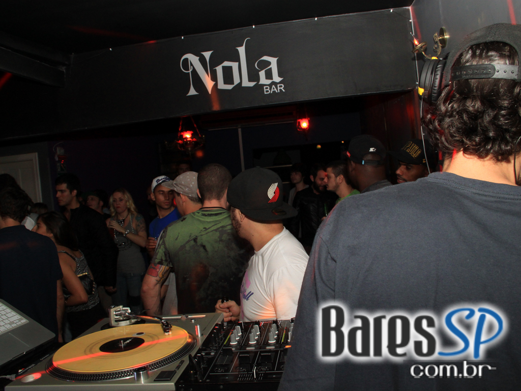 DJ Nuts tocou na noite de quarta-feira no Nola Bar DJ Nuts tocou na noite de quarta-feira no Nola Bar