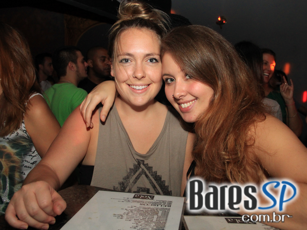 DJ Nuts tocou na noite de quarta-feira no Nola Bar DJ Nuts tocou na noite de quarta-feira no Nola Bar