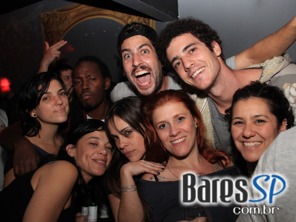 DJ Nuts tocou na noite de quarta-feira no Nola Bar DJ Nuts tocou na noite de quarta-feira no Nola Bar