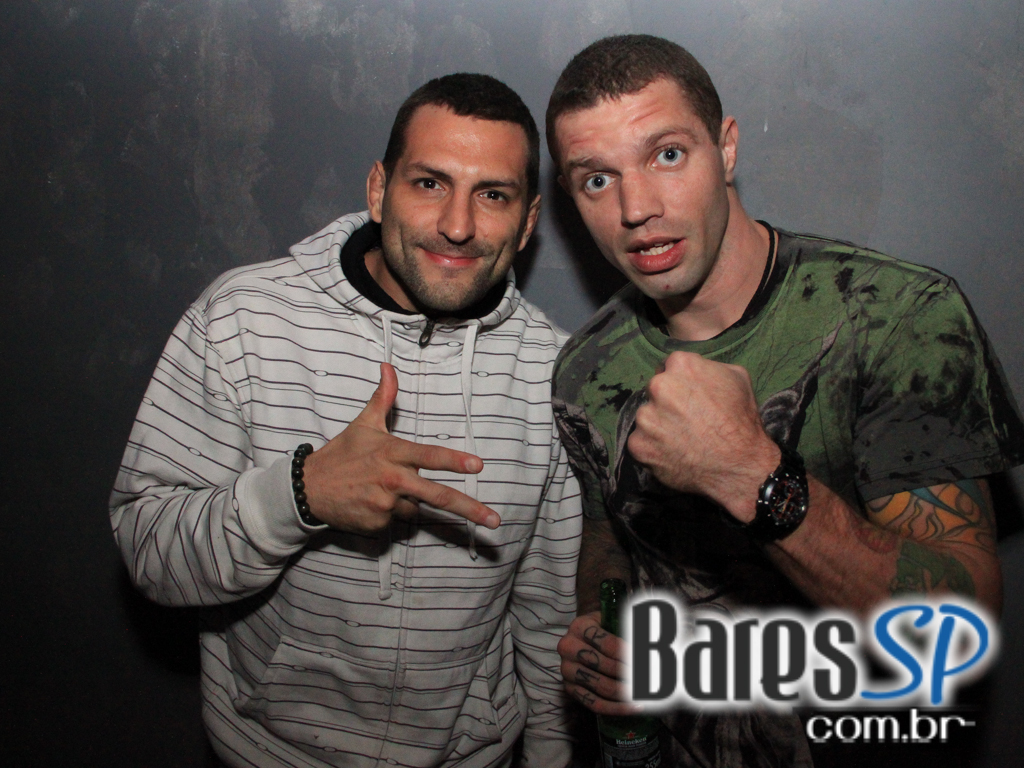 DJ Nuts tocou na noite de quarta-feira no Nola Bar DJ Nuts tocou na noite de quarta-feira no Nola Bar