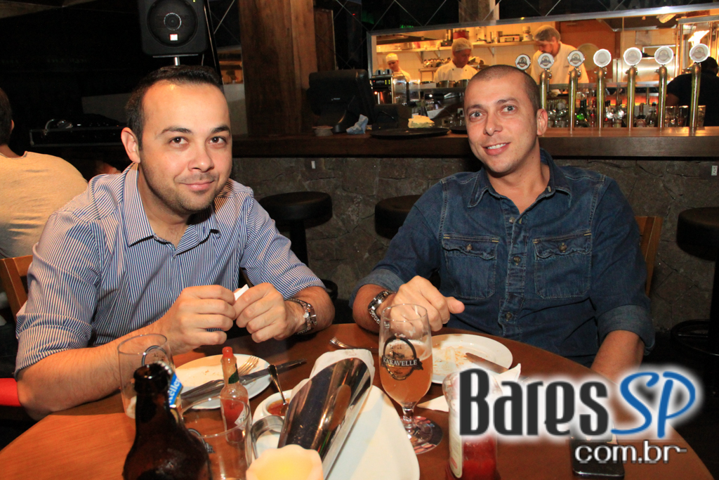 Festa de inauguração do Karavelle Brasserie no Itaim Bibi com DJ convidado Festa de inauguração do Karavelle Brasserie no Itaim Bibi com DJ convidado