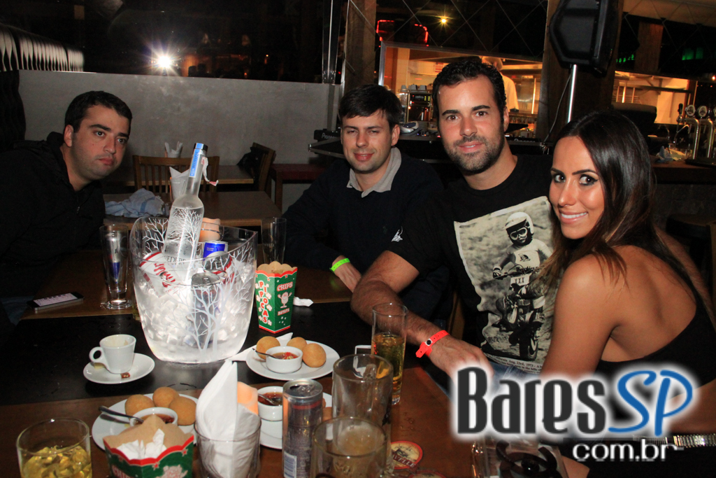 Festa de inauguração do Karavelle Brasserie no Itaim Bibi com DJ convidado Festa de inauguração do Karavelle Brasserie no Itaim Bibi com DJ convidado