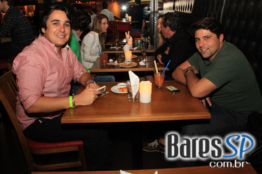 Festa de inauguração do Karavelle Brasserie no Itaim Bibi com DJ convidado Festa de inauguração do Karavelle Brasserie no Itaim Bibi com DJ convidado