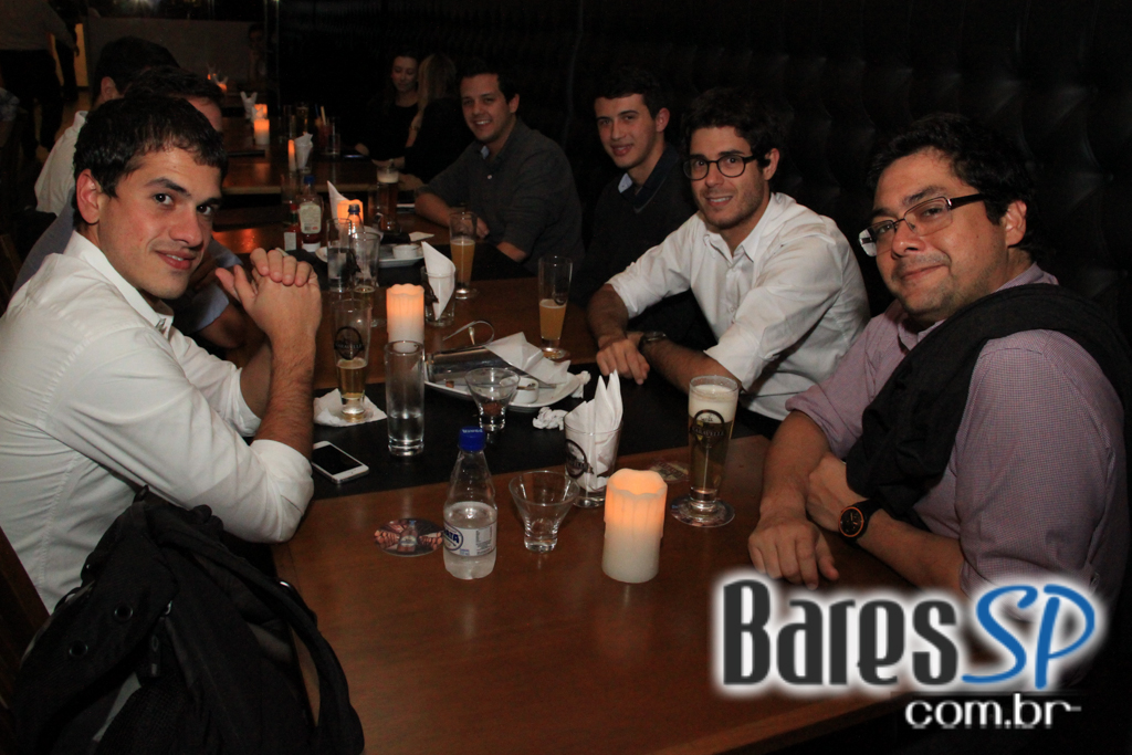 Festa de inauguração do Karavelle Brasserie no Itaim Bibi com DJ convidado Festa de inauguração do Karavelle Brasserie no Itaim Bibi com DJ convidado