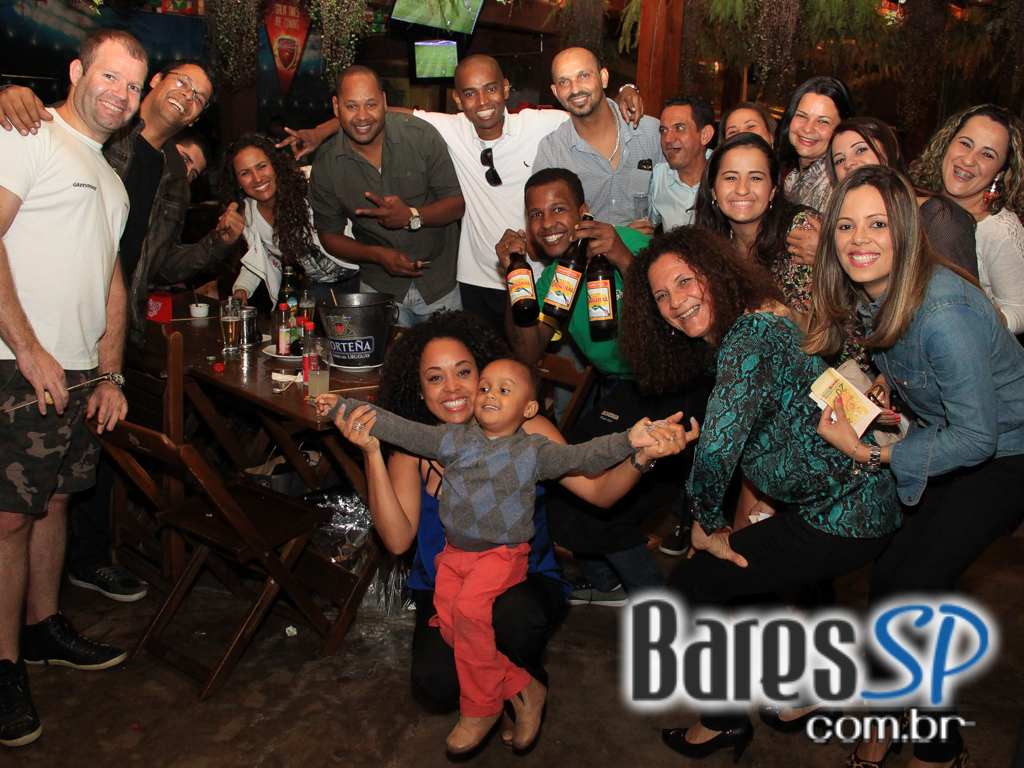 Quintal do Espeto Lapa recebeu o projeto Samba de Raíz com o grupo Samba do Babé no sábado Quintal do Espeto Lapa recebeu o projeto Samba de Raíz com o grupo Samba do Babé no sábado