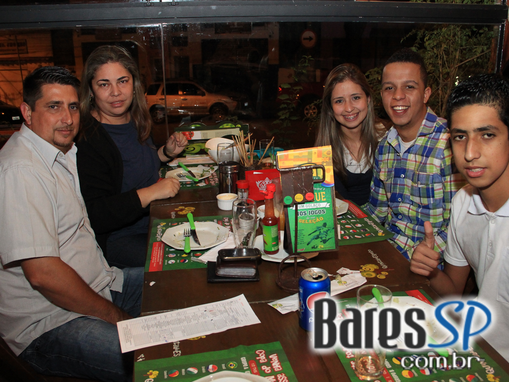 Quintal do Espeto Lapa recebeu o projeto Samba de Raíz com o grupo Samba do Babé no sábado Quintal do Espeto Lapa recebeu o projeto Samba de Raíz com o grupo Samba do Babé no sábado