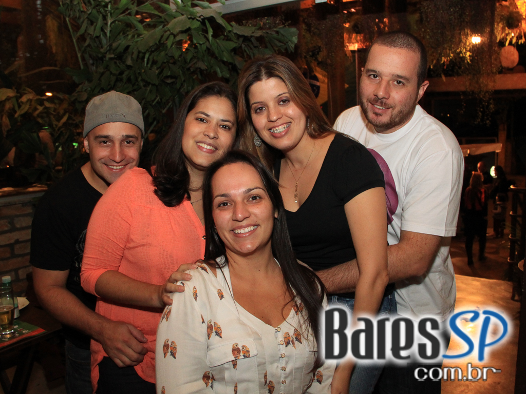 Quintal do Espeto Lapa recebeu o projeto Samba de Raíz com o grupo Samba do Babé no sábado Quintal do Espeto Lapa recebeu o projeto Samba de Raíz com o grupo Samba do Babé no sábado