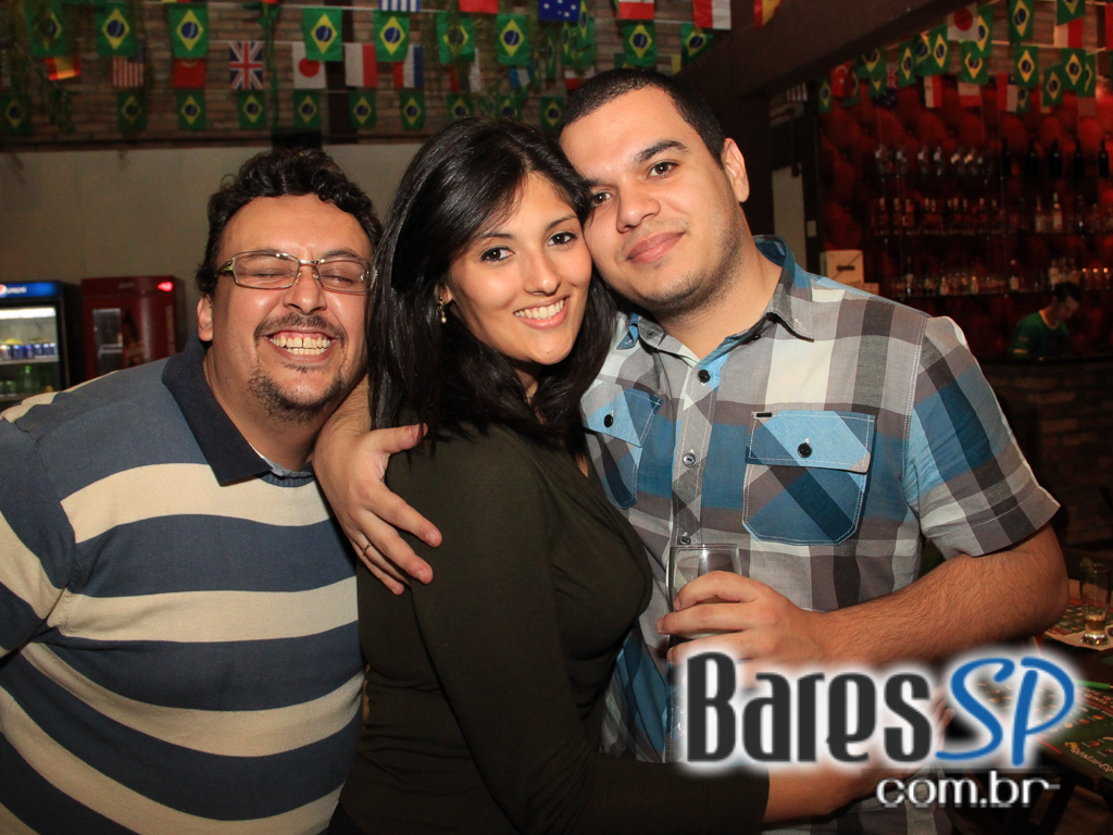 Quintal do Espeto Lapa recebeu o projeto Samba de Raíz com o grupo Samba do Babé no sábado Quintal do Espeto Lapa recebeu o projeto Samba de Raíz com o grupo Samba do Babé no sábado