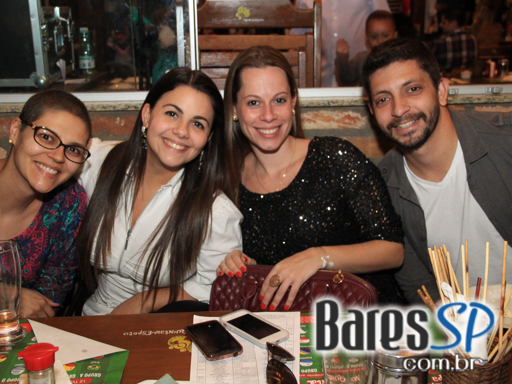 Quintal do Espeto Lapa recebeu o projeto Samba de Raíz com o grupo Samba do Babé no sábado Quintal do Espeto Lapa recebeu o projeto Samba de Raíz com o grupo Samba do Babé no sábado