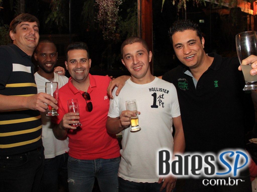 Quintal do Espeto Lapa recebeu o projeto Samba de Raíz com o grupo Samba do Babé no sábado Quintal do Espeto Lapa recebeu o projeto Samba de Raíz com o grupo Samba do Babé no sábado