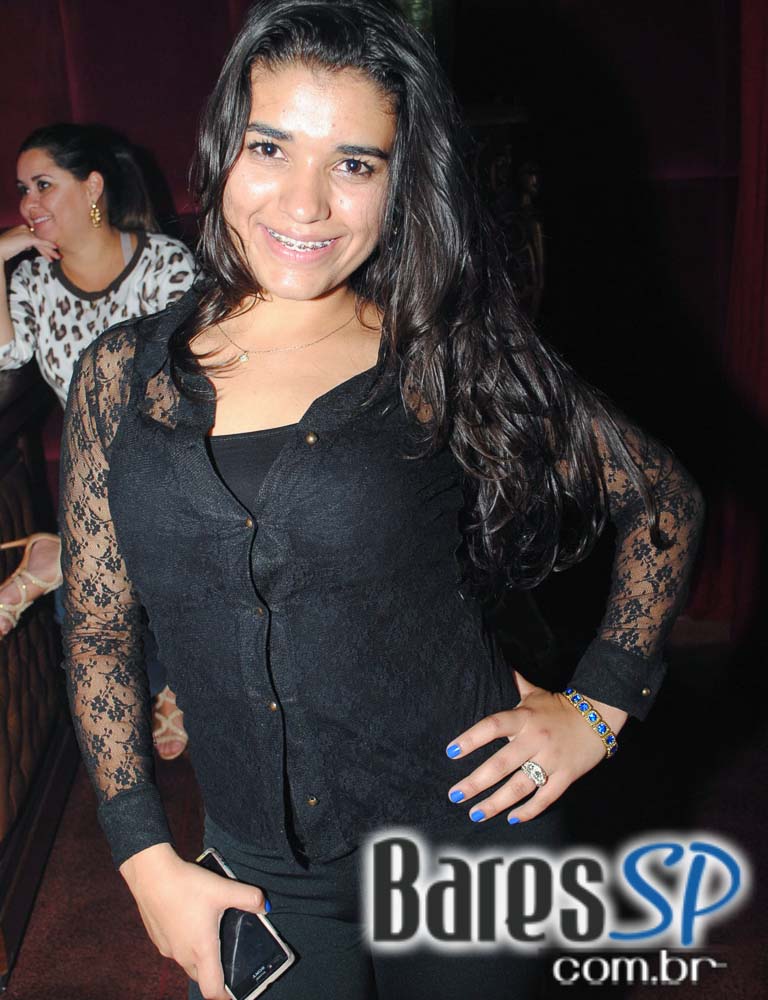 Akbar Lounge & Disco apresentou a Noite do Óculos Escuro Akbar Lounge & Disco apresentou a Noite do Óculos Escuro