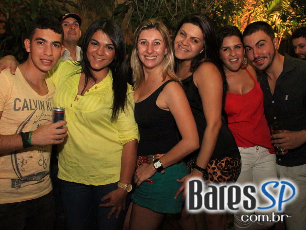 Luciana e Rodrigo Rios animaram o palco do Quintal do Espeto Moema no domingo Luciana e Rodrigo Rios animaram o palco do Quintal do Espeto Moema no domingo