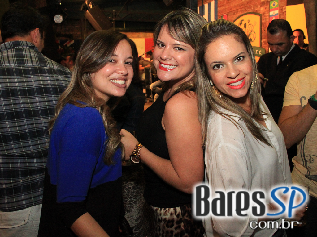 Luciana e Rodrigo Rios animaram o palco do Quintal do Espeto Moema no domingo Luciana e Rodrigo Rios animaram o palco do Quintal do Espeto Moema no domingo