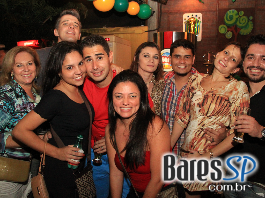 Luciana e Rodrigo Rios animaram o palco do Quintal do Espeto Moema no domingo Luciana e Rodrigo Rios animaram o palco do Quintal do Espeto Moema no domingo