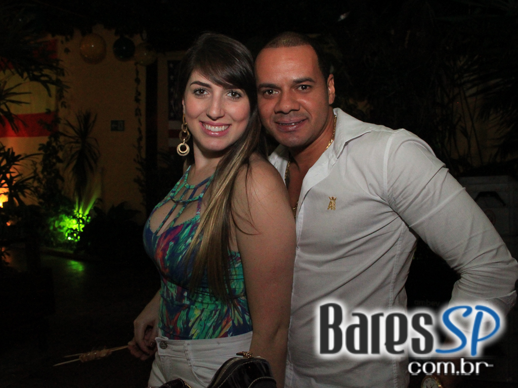 Luciana e Rodrigo Rios animaram o palco do Quintal do Espeto Moema no domingo Luciana e Rodrigo Rios animaram o palco do Quintal do Espeto Moema no domingo