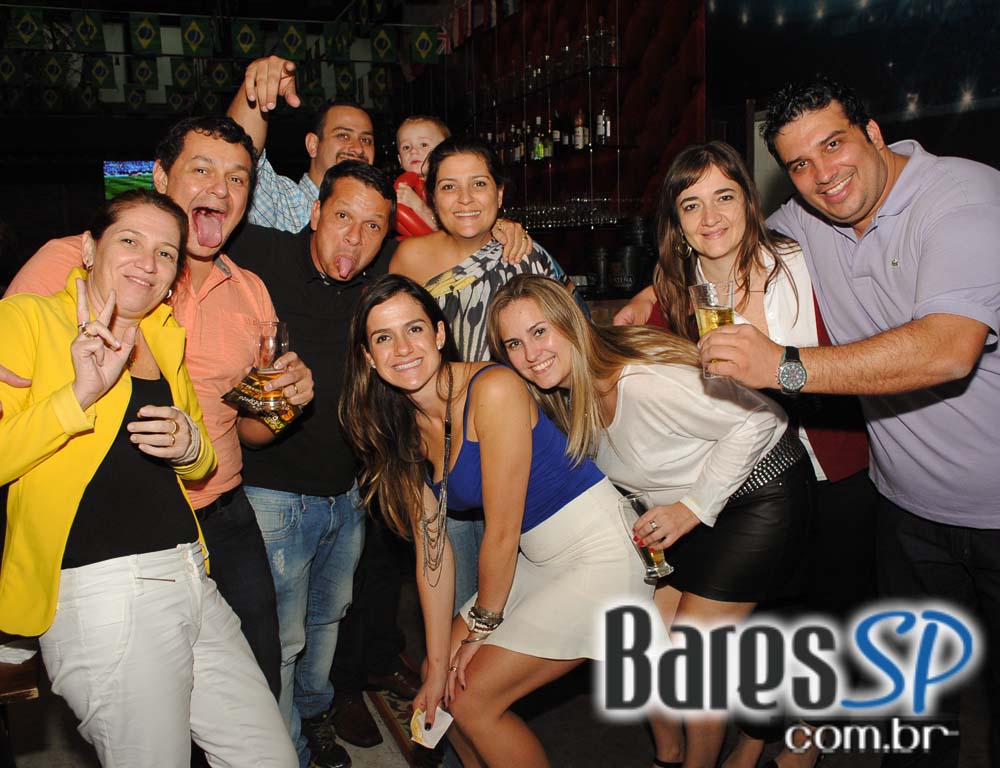 Quintal do Espeto Lapa recebeu o projeto Samba de Raíz com o grupo Samba do Babé no sábado Quintal do Espeto Lapa recebeu o projeto Samba de Raíz com o grupo Samba do Babé no sábado