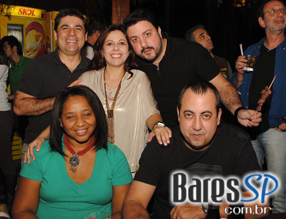 Quintal do Espeto Lapa recebeu o projeto Samba de Raíz com o grupo Samba do Babé no sábado Quintal do Espeto Lapa recebeu o projeto Samba de Raíz com o grupo Samba do Babé no sábado