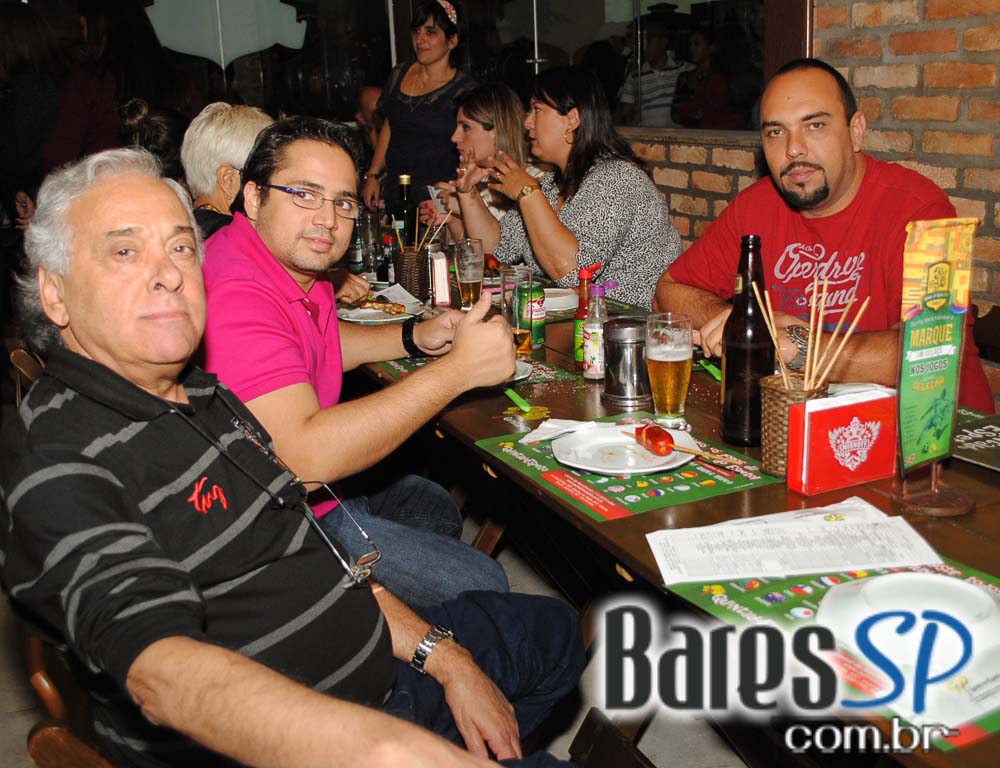 Quintal do Espeto Lapa recebeu o projeto Samba de Raíz com o grupo Samba do Babé no sábado Quintal do Espeto Lapa recebeu o projeto Samba de Raíz com o grupo Samba do Babé no sábado