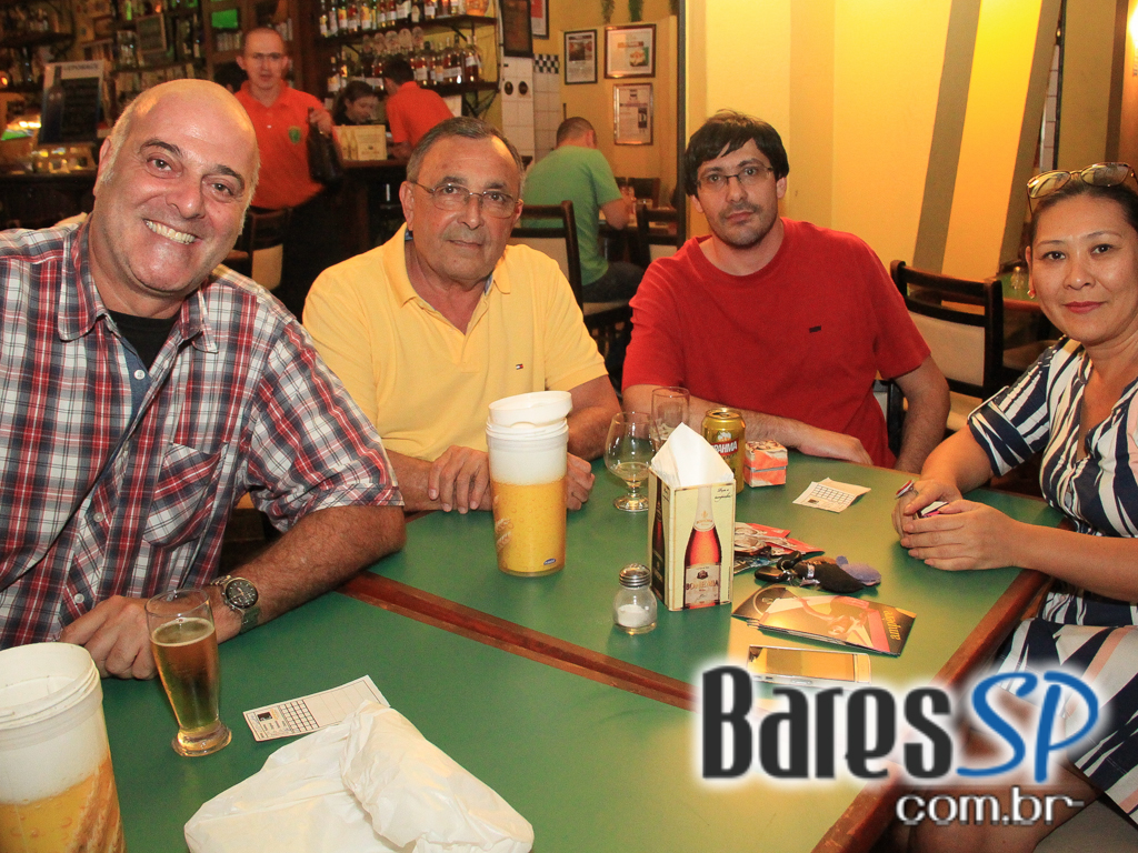 Domingo com transmissão do futebol, petiscos e drinks variados no Leporace Bar Domingo com transmissão do futebol, petiscos e drinks variados no Leporace Bar