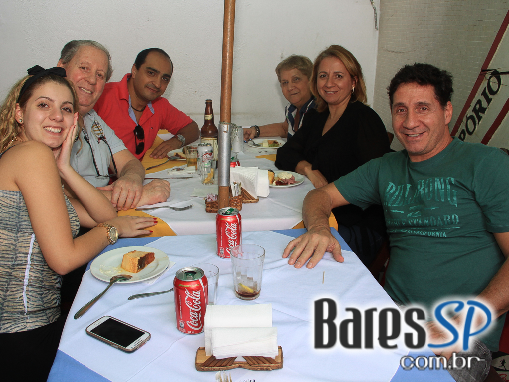 Cardápio com tipícos petiscos no domingo na As Mineiras Cardápio com tipícos petiscos no domingo na As Mineiras