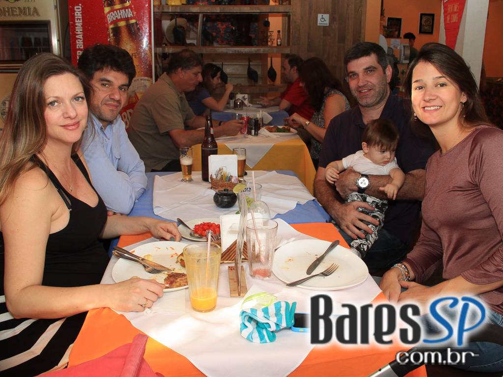 Cardápio com tipícos petiscos no domingo na As Mineiras Cardápio com tipícos petiscos no domingo na As Mineiras