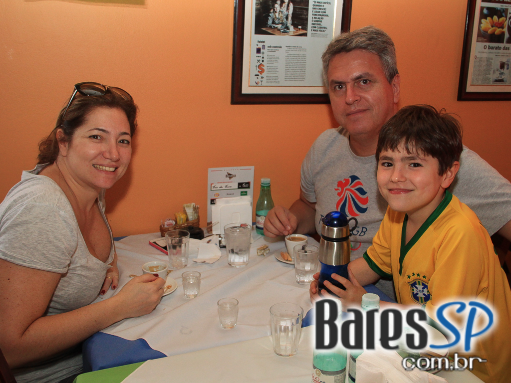 Cardápio com tipícos petiscos no domingo na As Mineiras Cardápio com tipícos petiscos no domingo na As Mineiras