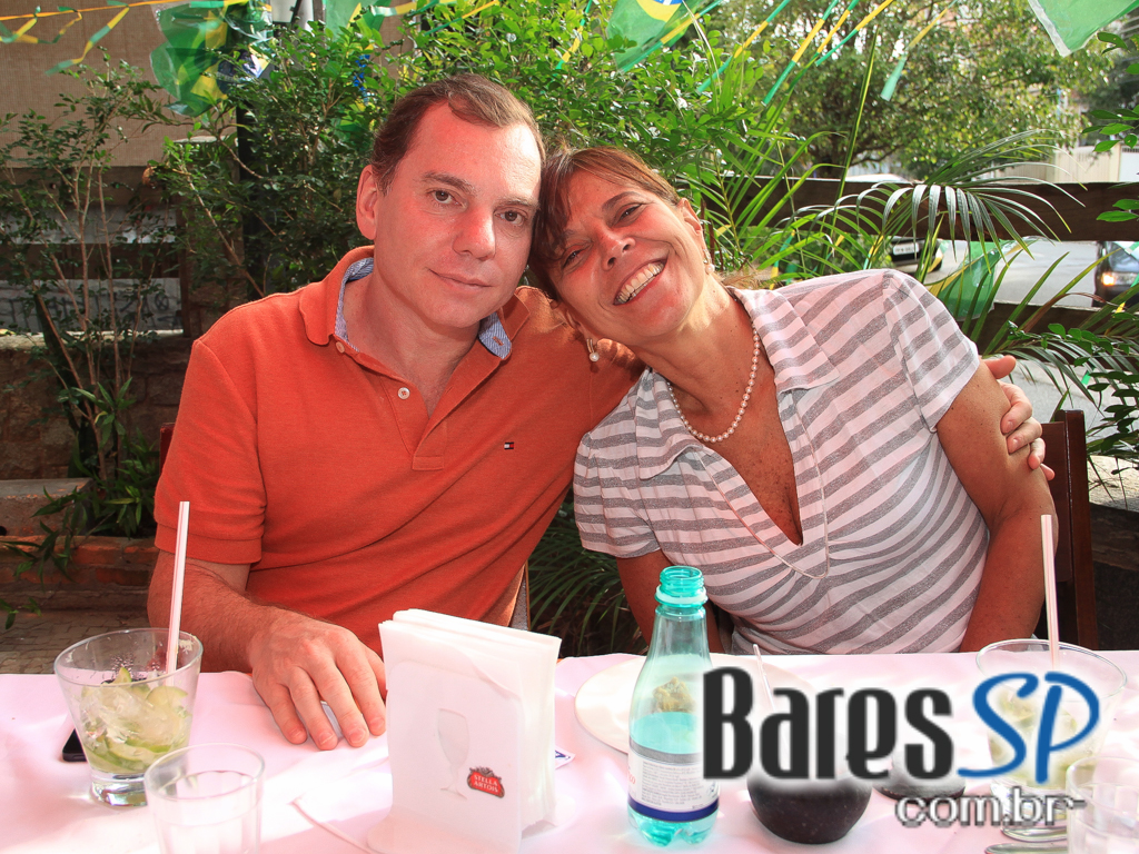 Cardápio com tipícos petiscos no domingo na As Mineiras Cardápio com tipícos petiscos no domingo na As Mineiras