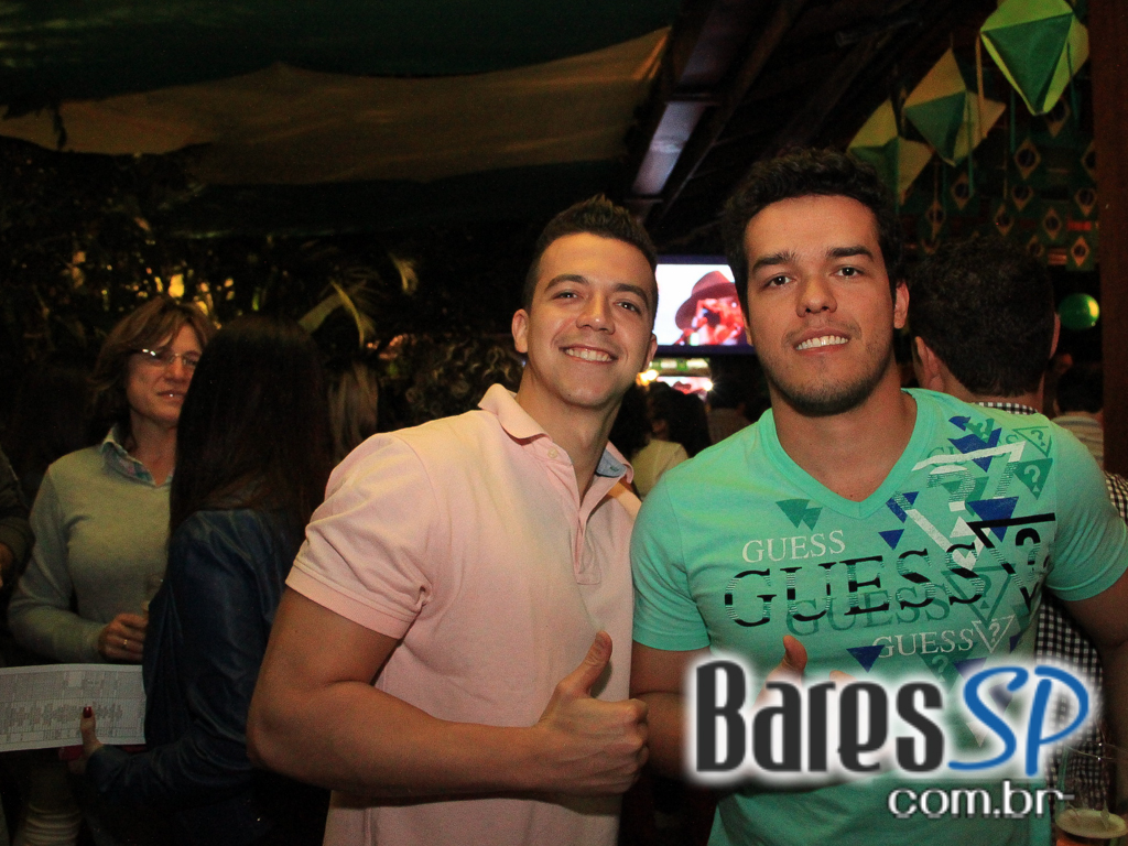 Quintal do Espeto recebeu no Domingo Sertanejo com Lucyana e Geovany Reis e Fabricio Quintal do Espeto recebeu no Domingo Sertanejo com Lucyana e Geovany Reis e Fabricio