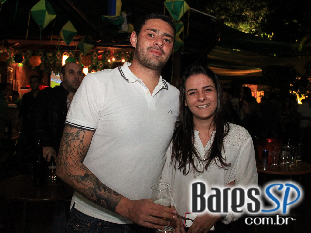 Quintal do Espeto recebeu no Domingo Sertanejo com Lucyana e Geovany Reis e Fabricio Quintal do Espeto recebeu no Domingo Sertanejo com Lucyana e Geovany Reis e Fabricio