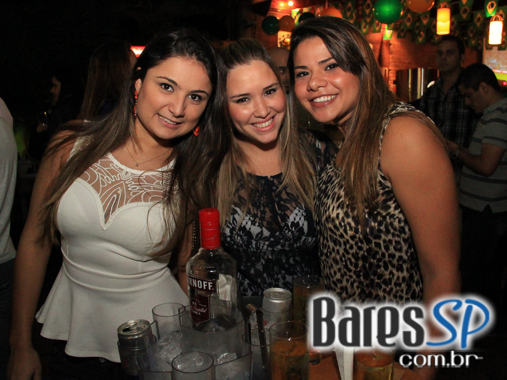 Quintal do Espeto recebeu no Domingo Sertanejo com Lucyana e Geovany Reis e Fabricio Quintal do Espeto recebeu no Domingo Sertanejo com Lucyana e Geovany Reis e Fabricio