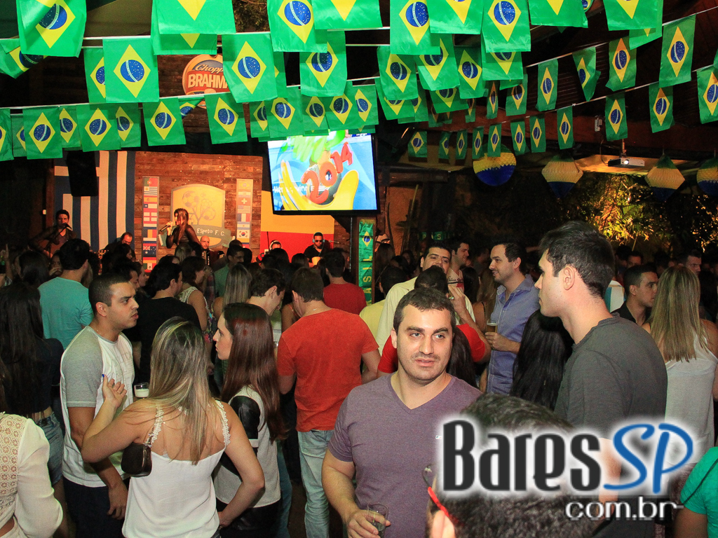 Quintal do Espeto recebeu no Domingo Sertanejo com Lucyana e Geovany Reis e Fabricio Quintal do Espeto recebeu no Domingo Sertanejo com Lucyana e Geovany Reis e Fabricio