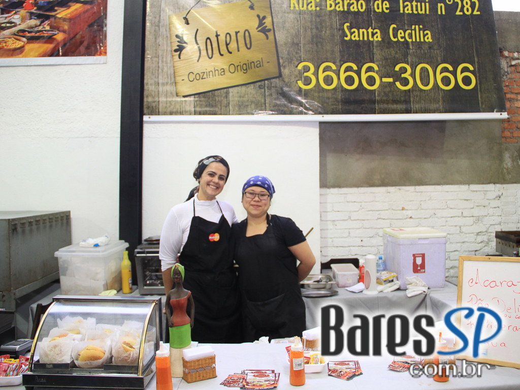 Aconteceu no domingo a Feira Gastronômica Panela na Rua na Praça Benedito Calixto Aconteceu no domingo a Feira Gastronômica Panela na Rua na Praça Benedito Calixto