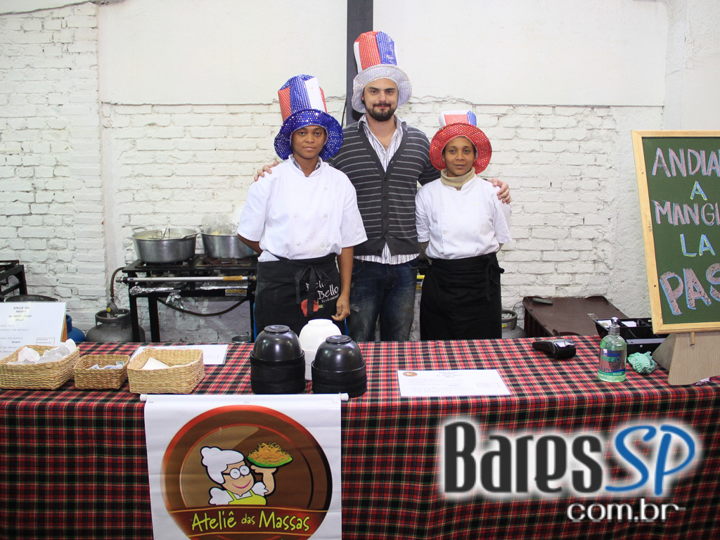 Aconteceu no domingo a Feira Gastronômica Panela na Rua na Praça Benedito Calixto Aconteceu no domingo a Feira Gastronômica Panela na Rua na Praça Benedito Calixto