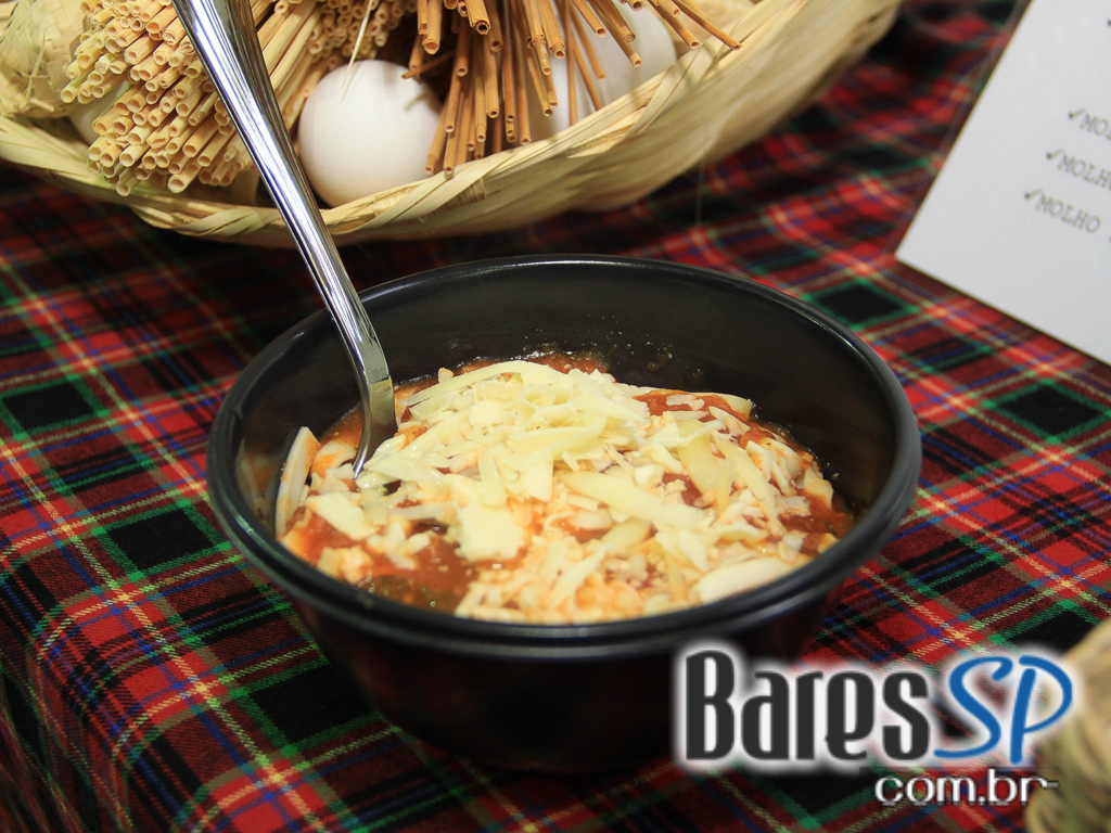 Aconteceu no domingo a Feira Gastronômica Panela na Rua na Praça Benedito Calixto Aconteceu no domingo a Feira Gastronômica Panela na Rua na Praça Benedito Calixto