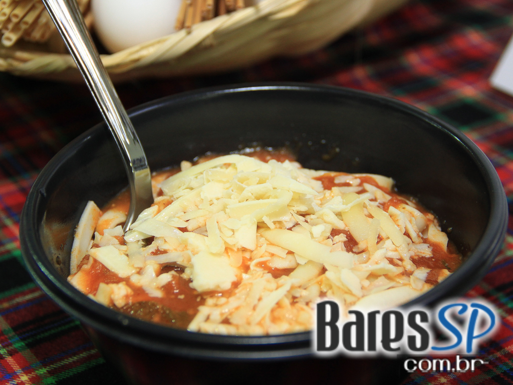 Aconteceu no domingo a Feira Gastronômica Panela na Rua na Praça Benedito Calixto Aconteceu no domingo a Feira Gastronômica Panela na Rua na Praça Benedito Calixto