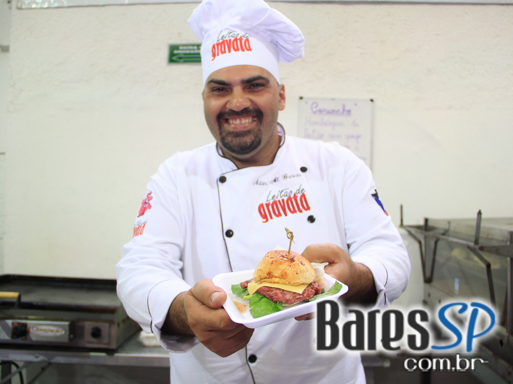 Aconteceu no domingo a Feira Gastronômica Panela na Rua na Praça Benedito Calixto Aconteceu no domingo a Feira Gastronômica Panela na Rua na Praça Benedito Calixto