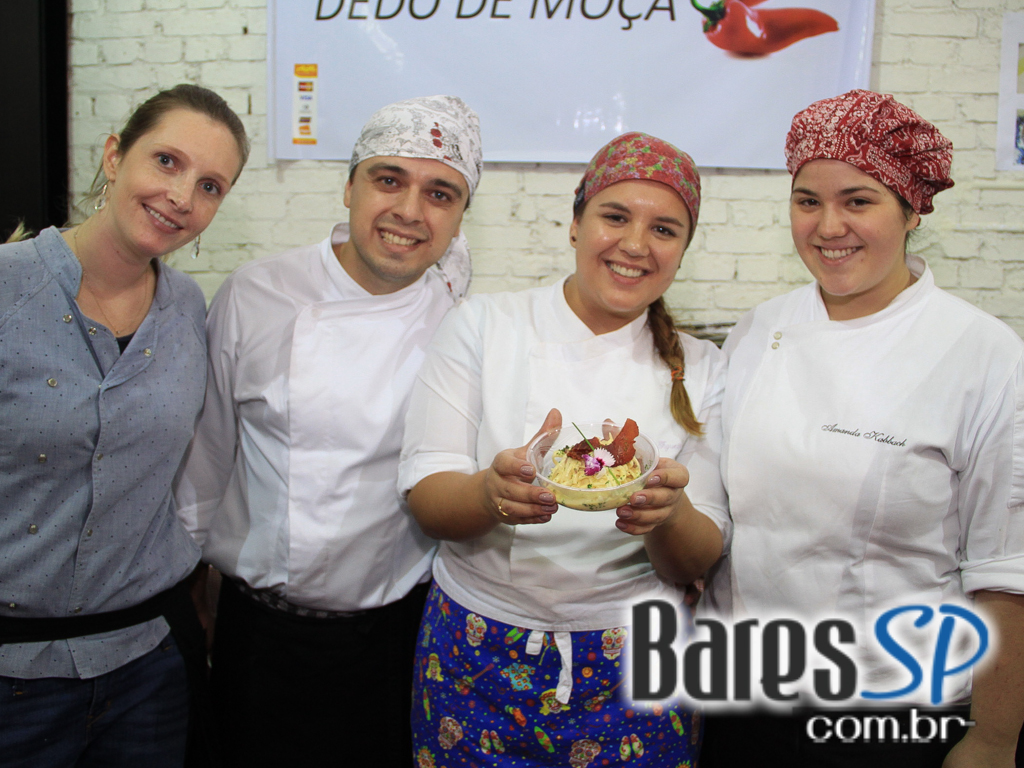 Aconteceu no domingo a Feira Gastronômica Panela na Rua na Praça Benedito Calixto Aconteceu no domingo a Feira Gastronômica Panela na Rua na Praça Benedito Calixto