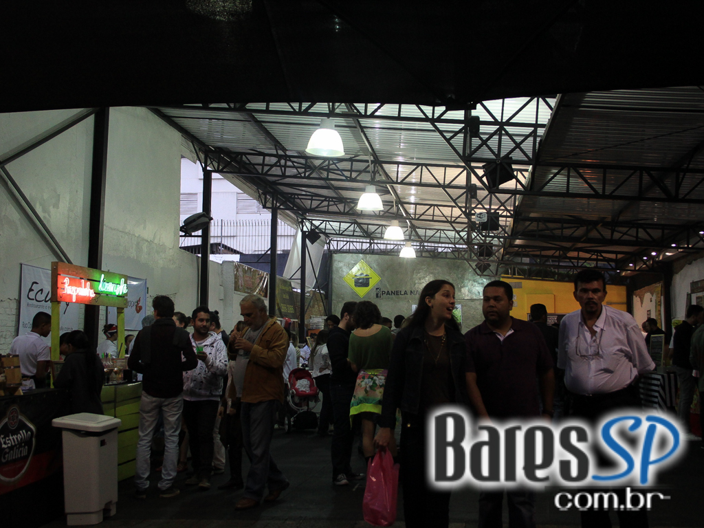 Aconteceu no domingo a Feira Gastronômica Panela na Rua na Praça Benedito Calixto Aconteceu no domingo a Feira Gastronômica Panela na Rua na Praça Benedito Calixto