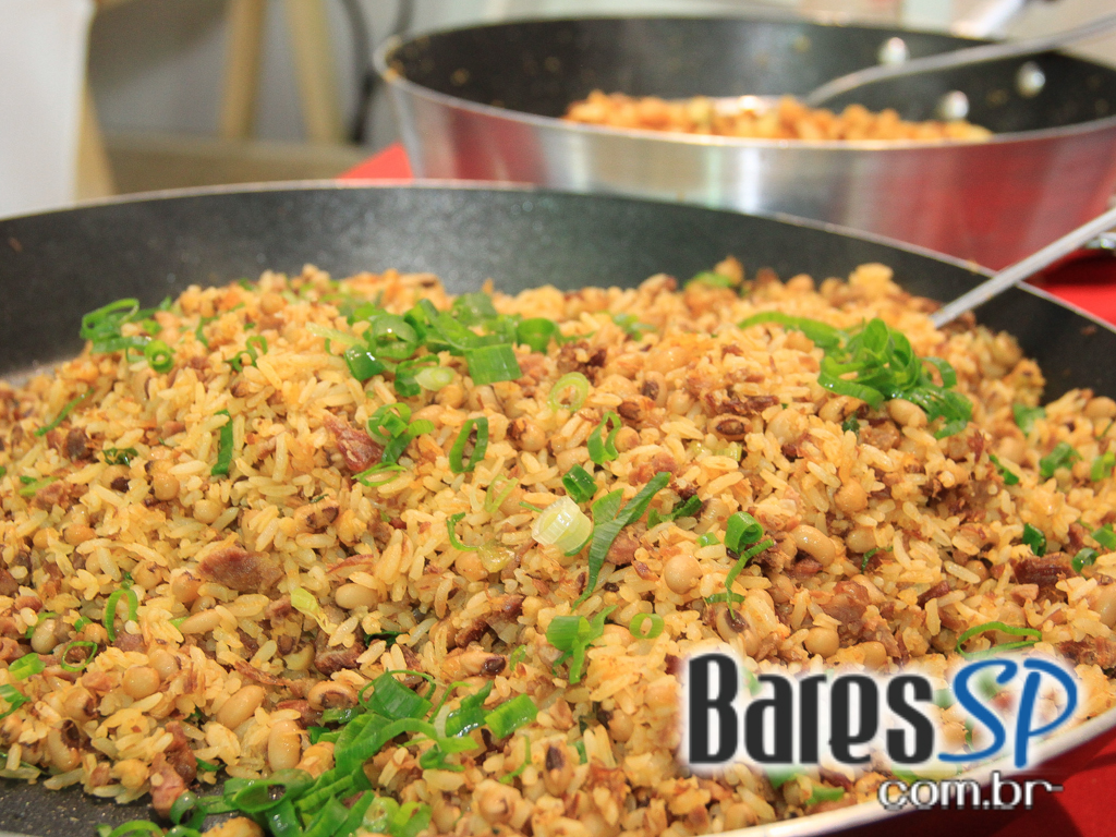 Aconteceu no domingo a Feira Gastronômica Panela na Rua na Praça Benedito Calixto Aconteceu no domingo a Feira Gastronômica Panela na Rua na Praça Benedito Calixto