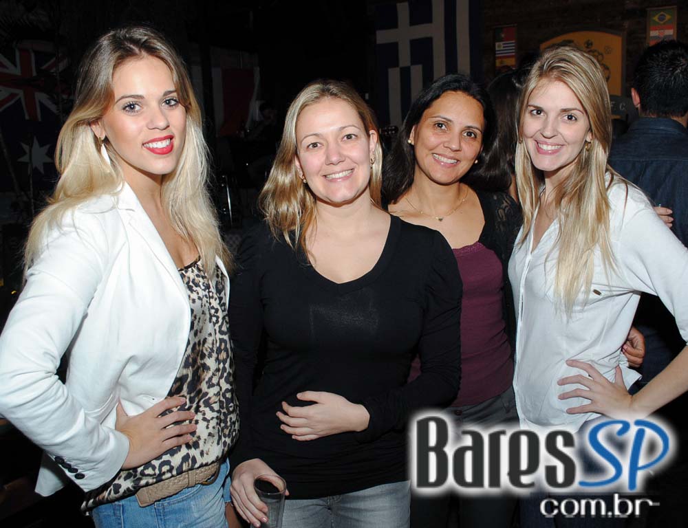 Quintal do Espeto apresentou os agitos do samba rock com banda convidada Quintal do Espeto apresentou os agitos do samba rock com banda convidada