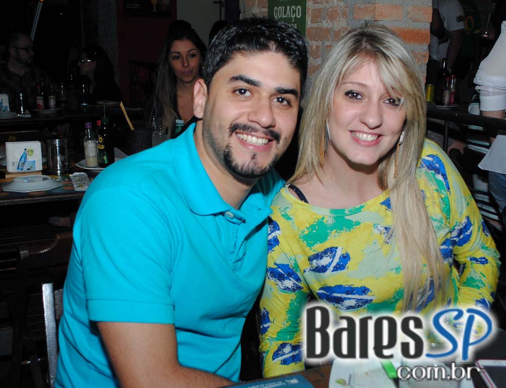 Quintal do Espeto apresentou os agitos do samba rock com banda convidada Quintal do Espeto apresentou os agitos do samba rock com banda convidada