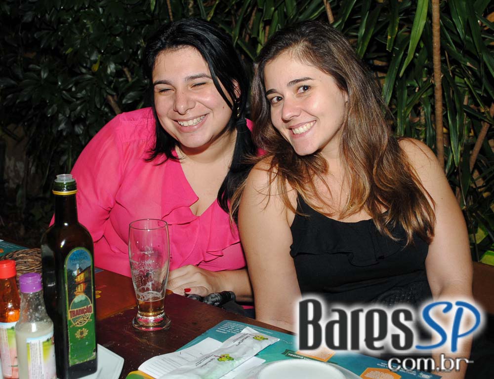 Quintal do Espeto apresentou os agitos do samba rock com banda convidada Quintal do Espeto apresentou os agitos do samba rock com banda convidada