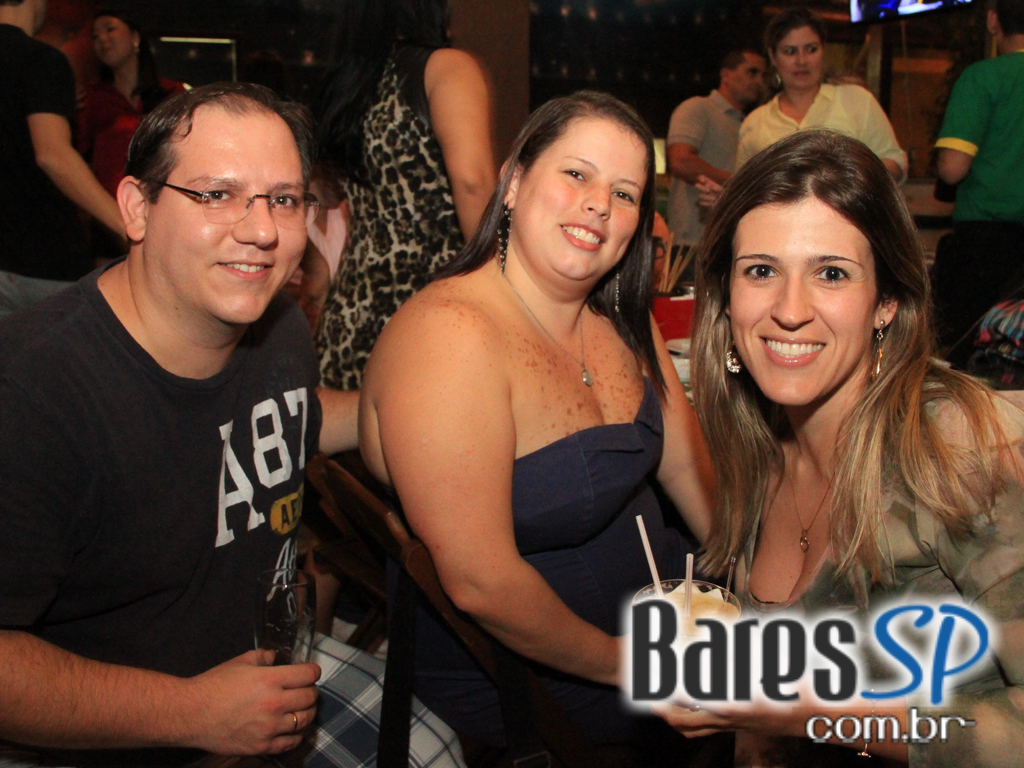 Quintal do Espeto da Lapa ofereceu MPB que animou o público Quintal do Espeto da Lapa ofereceu MPB que animou o público