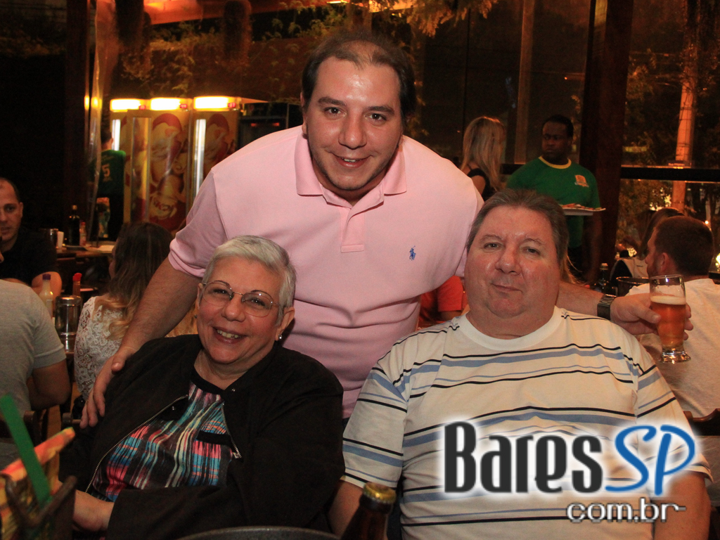 Quintal do Espeto da Lapa ofereceu MPB que animou o público Quintal do Espeto da Lapa ofereceu MPB que animou o público