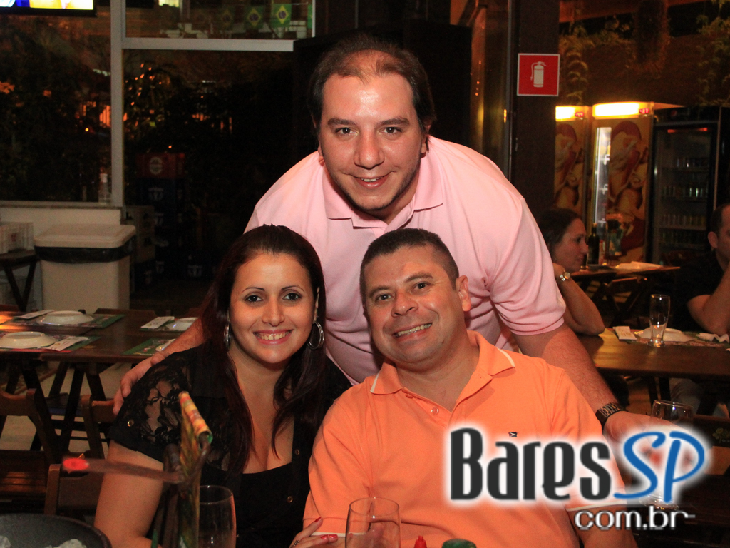 Quintal do Espeto da Lapa ofereceu MPB que animou o público Quintal do Espeto da Lapa ofereceu MPB que animou o público