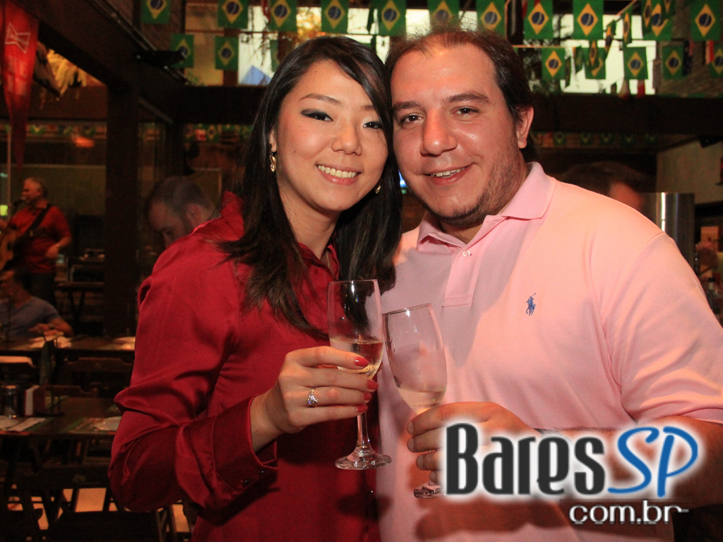 Quintal do Espeto da Lapa ofereceu MPB que animou o público Quintal do Espeto da Lapa ofereceu MPB que animou o público