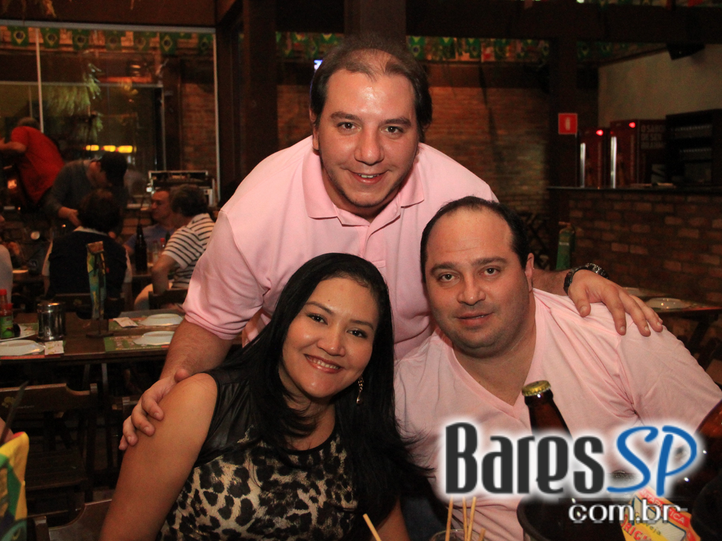 Quintal do Espeto da Lapa ofereceu MPB que animou o público Quintal do Espeto da Lapa ofereceu MPB que animou o público