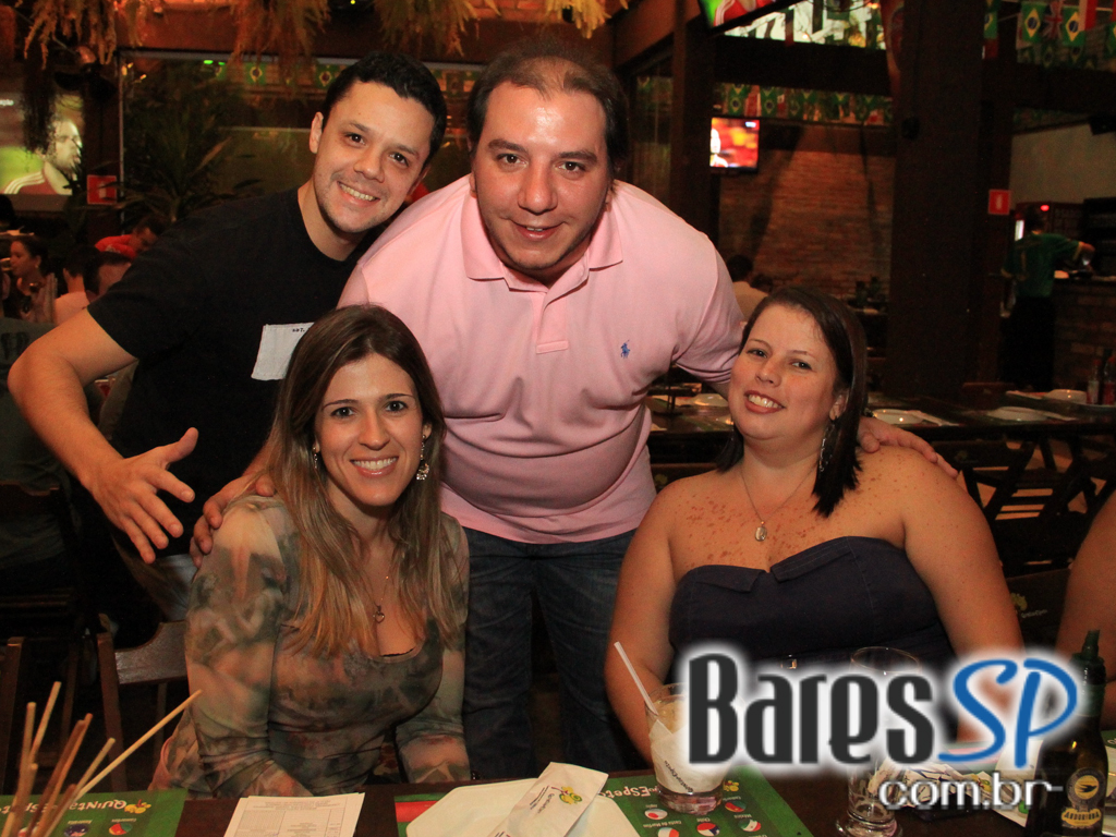 Quintal do Espeto da Lapa ofereceu MPB que animou o público Quintal do Espeto da Lapa ofereceu MPB que animou o público